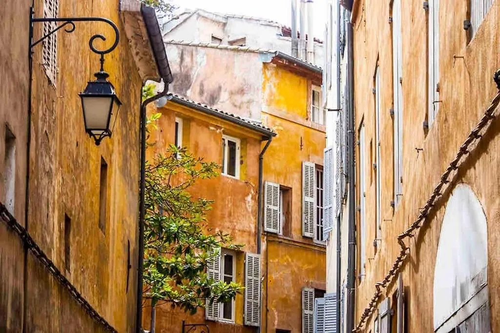 Studio Au Coeur D\'Aix Avec Balcon Et Parking location